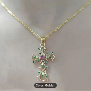 Elegant Gold and Green Pendant NecklaceSALE PENDING